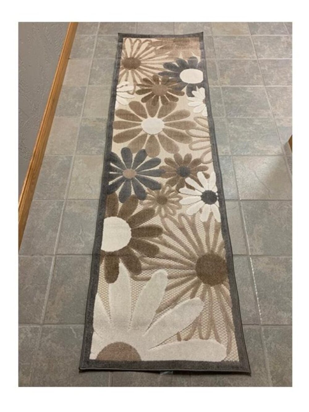 Nourison Daisy Bouquet Indoor/Outdoor Runner Rug 2'2" x 7'6" Natural